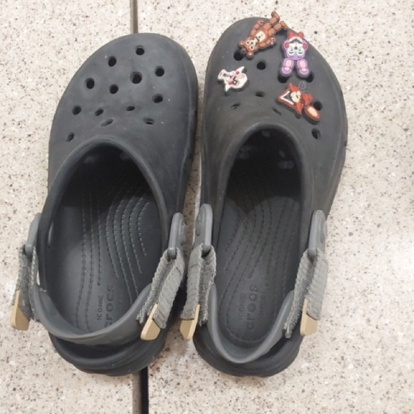 CROCS Kids Black Sandals with Colorful Charms - Picture 5 of 6